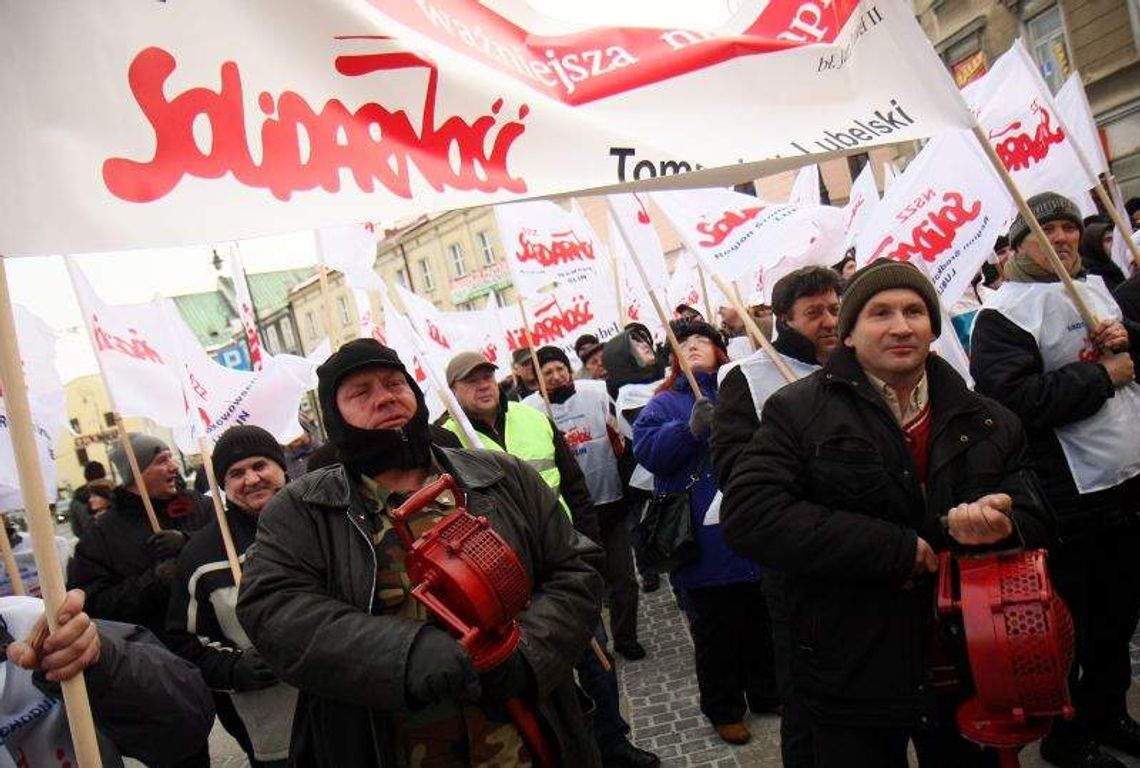 Związkowcy kontra rząd. Manifestacja w centrum Lublina (wideo)