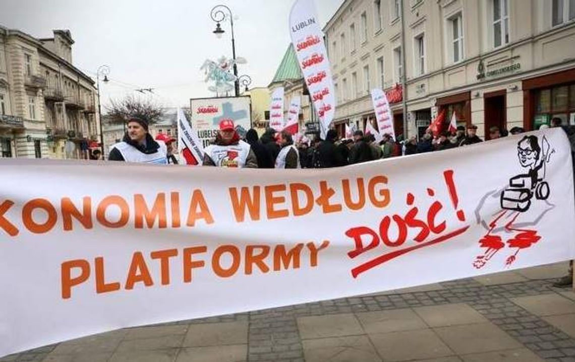 Związkowcy pikietowali przed biurami PO