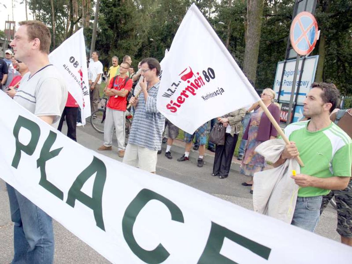 Związkowcy pikietowali przed PZL Świdnik