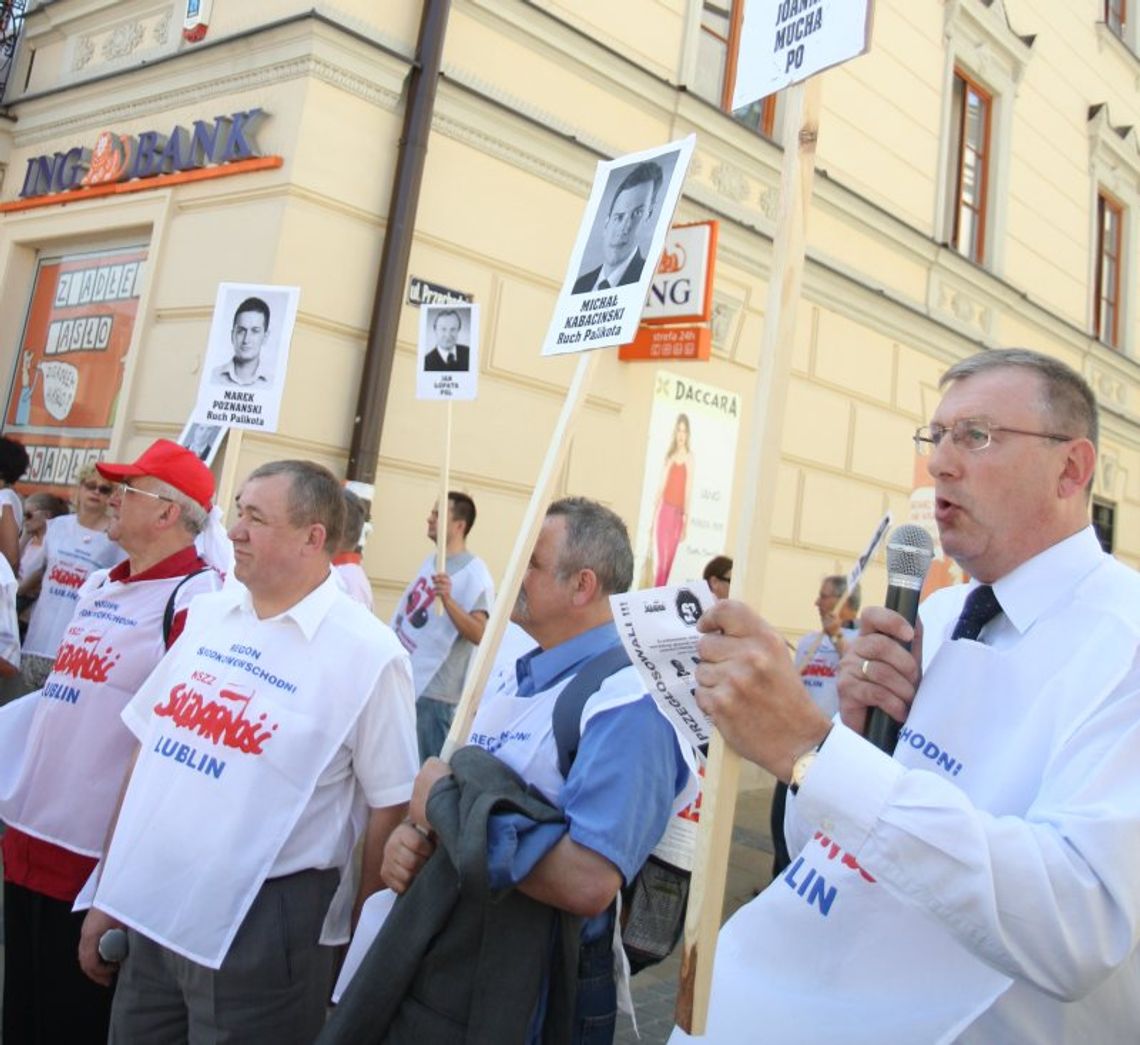 Związkowcy \"Solidarności\" pikietują w centrum Lublina Związkowcy \"Solidarności\" pikietują w centrum Lublina