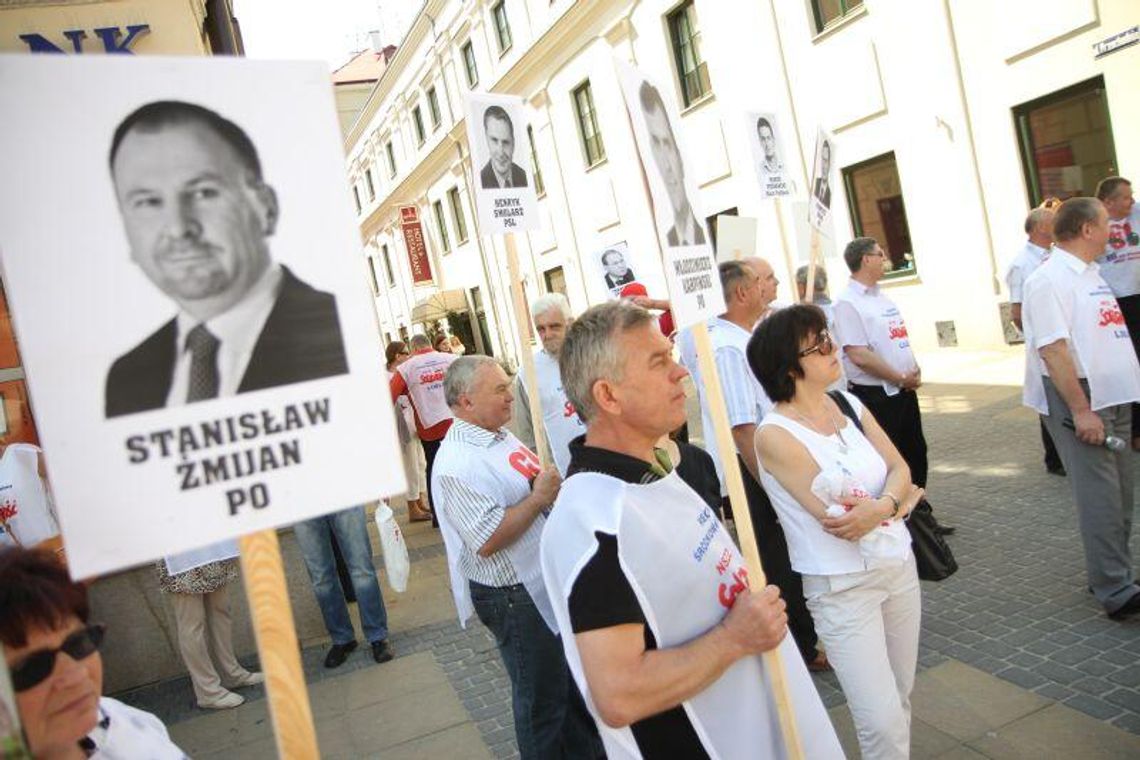 Związkowcy z \"Solidarności\" znowu protestowali Związkowcy z \"Solidarności\" znowu protestowali