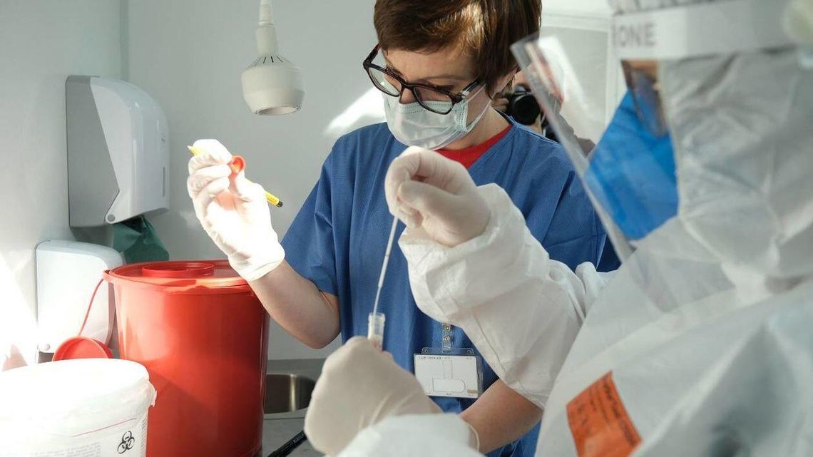 Zwiększyła się liczba punktów pobierania materiału do badań na koronawirusa w Polsce