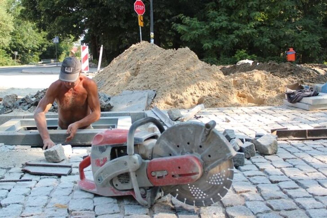 Zwierzyniec: Deptak w remoncie. Ma być gotowy w sierpniu (zdjęcia)