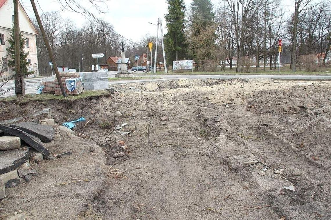 Zwierzyniec: Stacja-widmo już nie straszy. Ale gdzie tankować? Zwierzyniec: Stacja-widmo już nie straszy. Ale gdzie tankować?