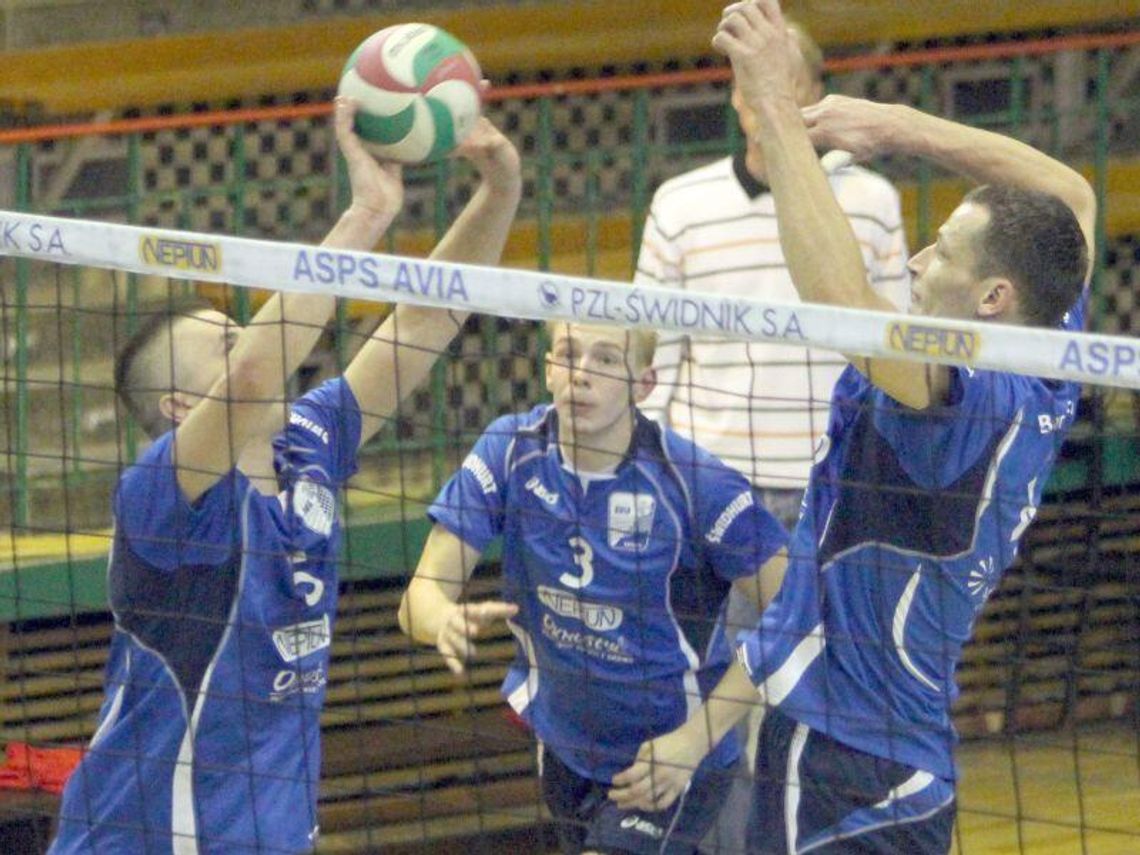 Zwycięstwa siatkarzy Avii i Trójki, porażka Cukrownika Zwycięstwa siatkarzy Avii i Trójki, porażka Cukrownika