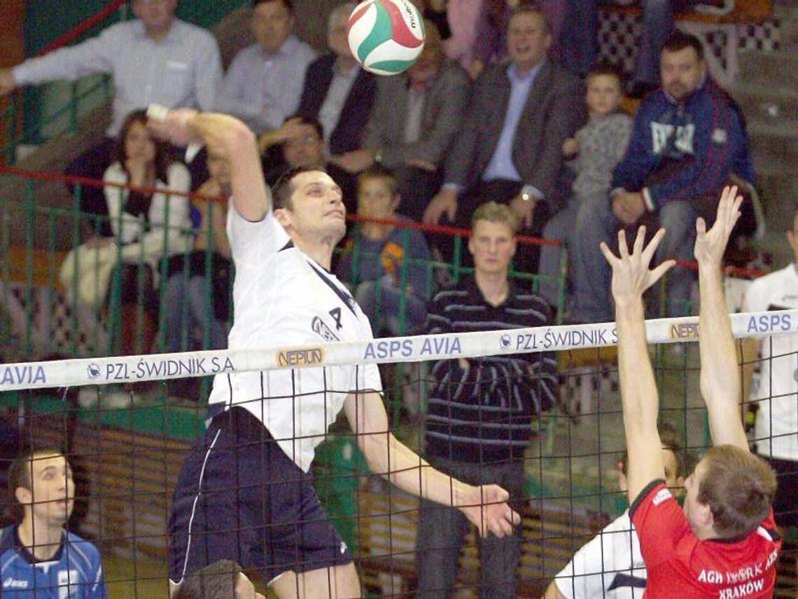 Zwycięstwa siatkarzy Avii i Trójki, porażka Cukrownika