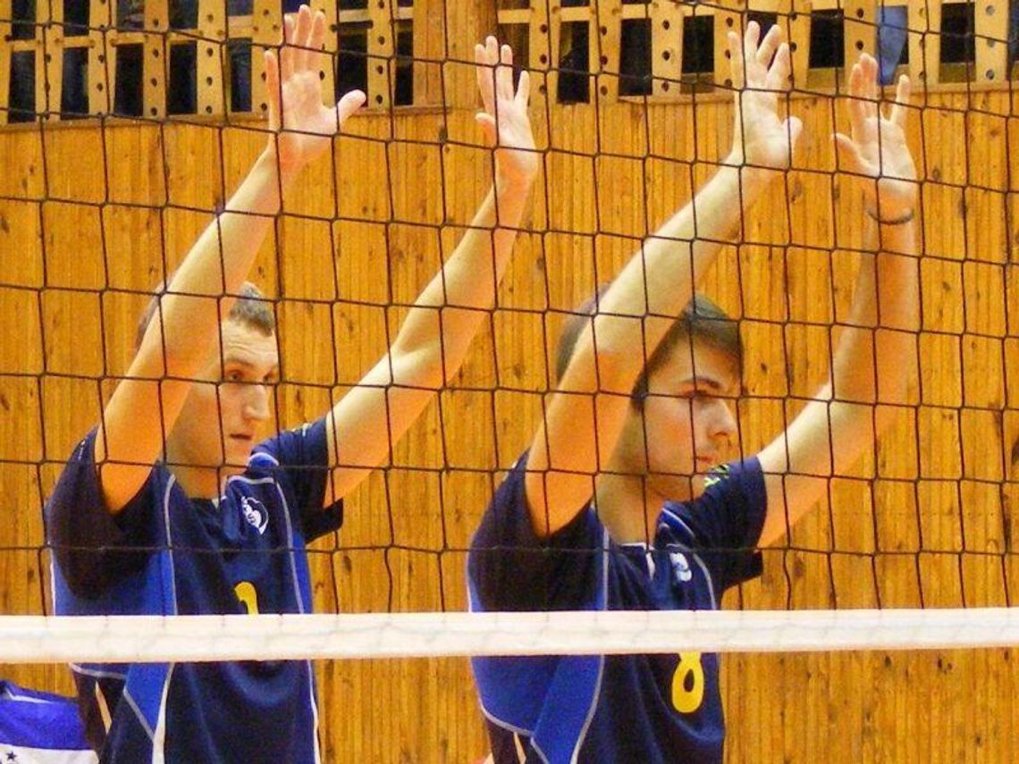 Zwycięstwa siatkarzy Trójki i Avii Zwycięstwa siatkarzy Trójki i Avii
