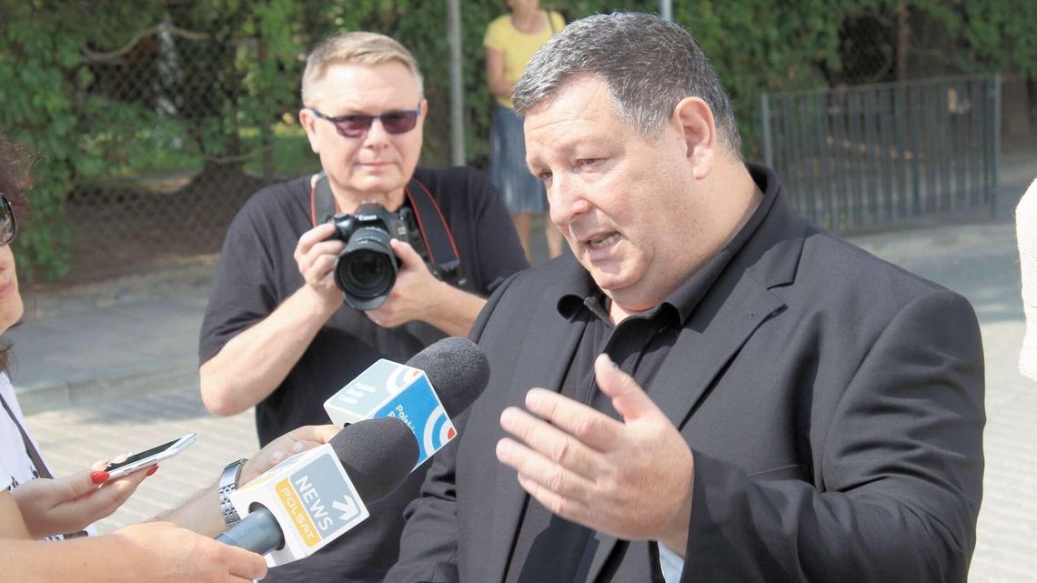 Żydzi na otwarciu nowej szkoły w Kazimierzu: To nie boisko, to cmentarz [wideo]