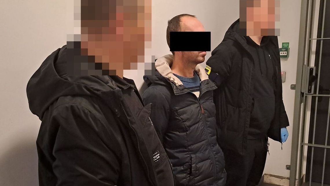 Zza kierownicy za kratki. Bo jechał pijany i na zakazie