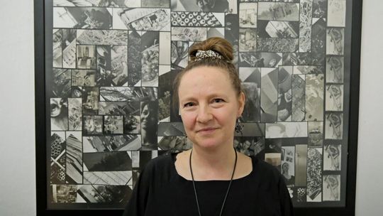 „Odzyskać srebro” – poruszający wernisaż Doroty Mościbrodzkiej w Warsztatach Kultury