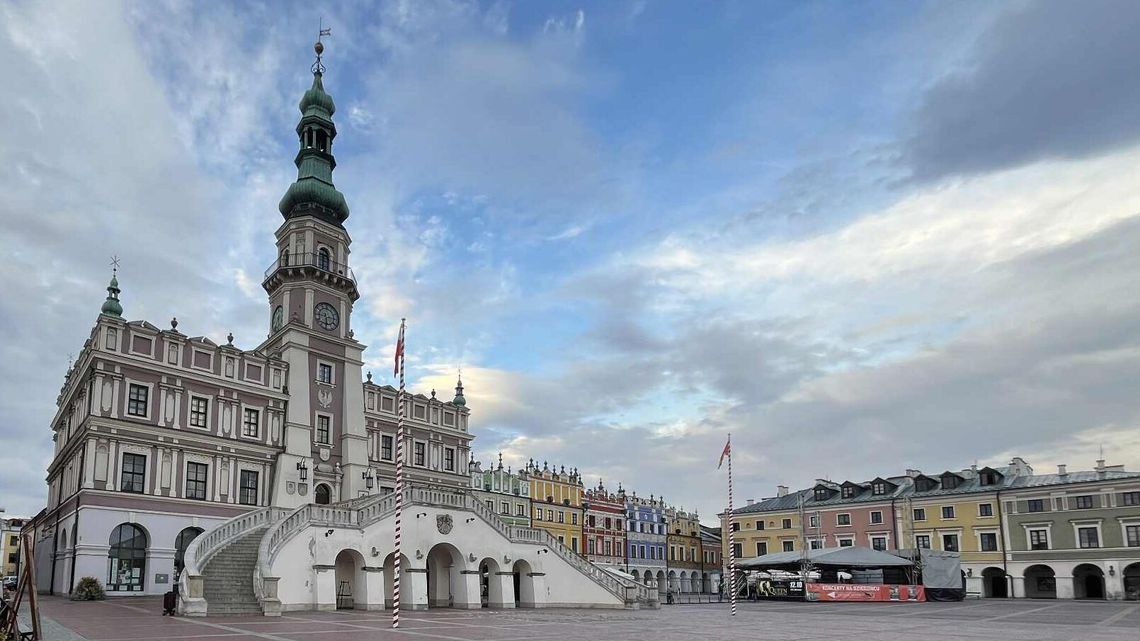 Prezydent w roli architekta. Spektakl "Czy tak było" na Rynku Wielkim Prezydent w roli architekta. Spektakl "Czy tak było" na Rynku Wielkim