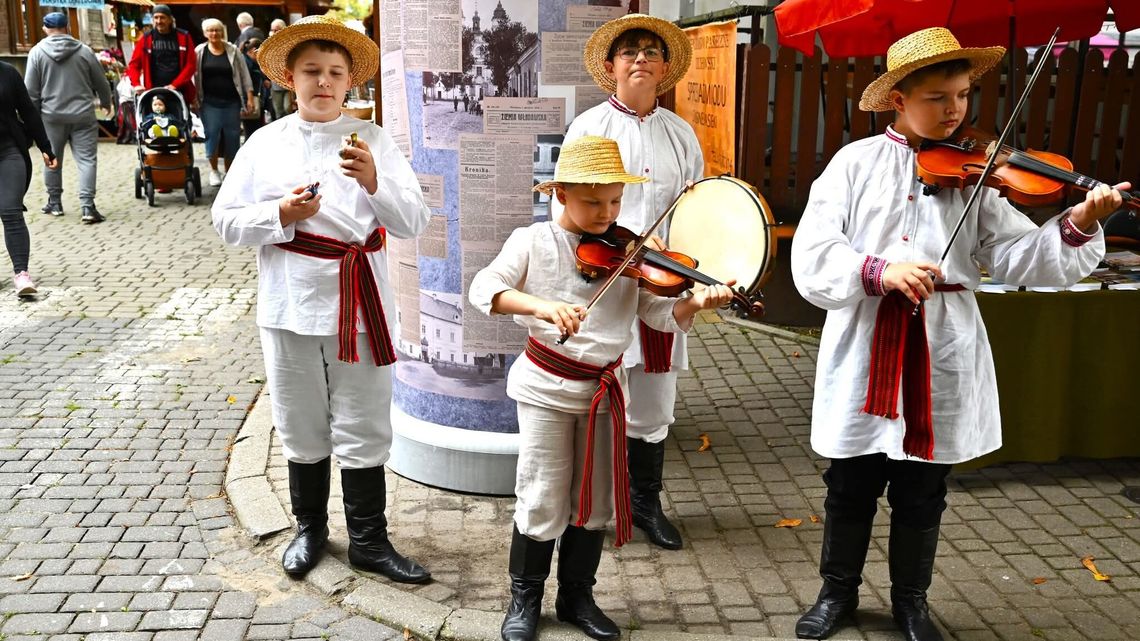 Trzy kultury, jeden klimat. Jubileuszowy Festiwal we Włodawie rozpoczęty Trzy kultury, jeden klimat. Jubileuszowy Festiwal we Włodawie rozpoczęty