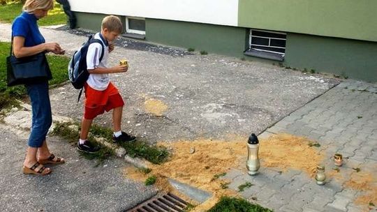 SAMOBÓJSTWO NASTOLATKA