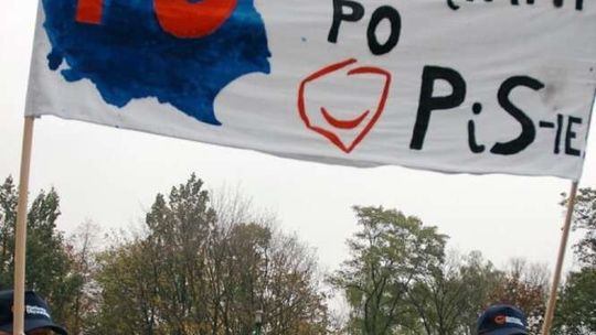 POsprzątamy po PiSie POsprzątamy po PiSie