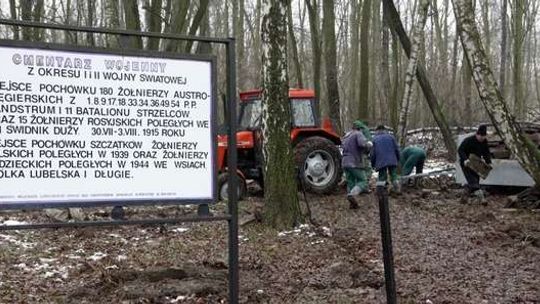 Zdjęcia z przenosin cmentarza