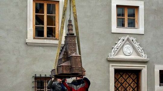 Montaż makiety fary