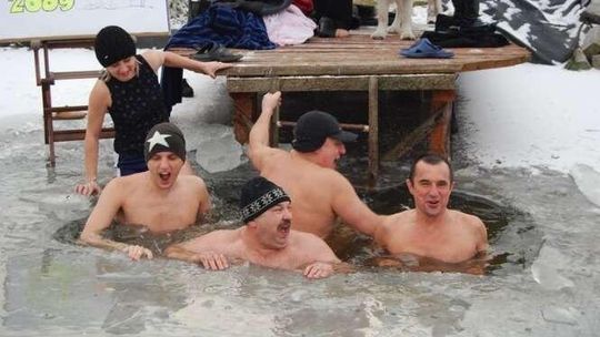 Noworoczna kąpiel morsów