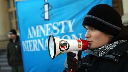 AMNESTY PRZECIW WOJNIE
