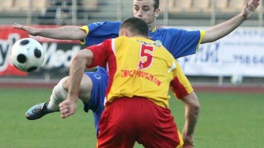 Znicz Pruszków - Motor  (0:0).