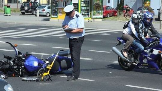 Motocyklista ranny w wypadku.
