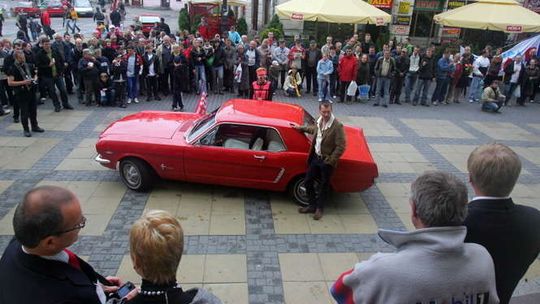 Pokaz elegancji starych aut
