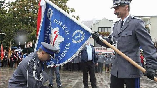 Sztandar dla świdnickiej policji.