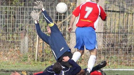 Wieniawa pokonała Czarnych.