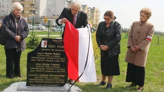 Odsłonięcie tablicy ofiar Katynia