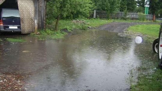 Burza w Zamościu - zalana ul. Starowiejska - fot. M.P.