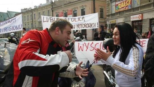 Motocykliści spotkali się przed ratuszem w Lublinie