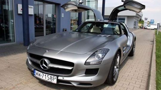 Mercedes SLS