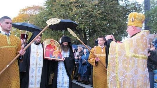 Mnisi z Grecji przekazali ikonę do terespolskiej cerkwi