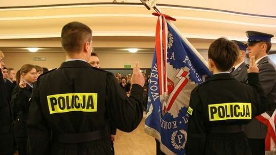 Ślubowanie nowych policjantów