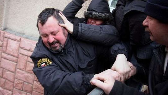 Pikieta przed "Protektorem"