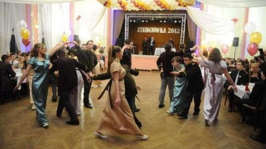 Studniówka 2012 - wyślij zdjęcie ze swojej studniówki na alarm24@dziennikwschodni.pl