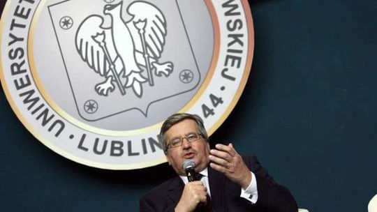 Prezydent Komorowski spotyka sie z młodzieżą