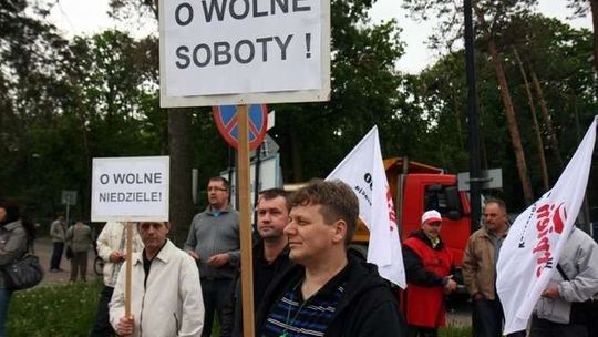 Piketa związkowców w PZL Agustawestland