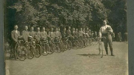 Wyścig poprzebijanych dętek