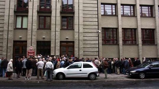 Kolejka po monety NBP na Euro 2012