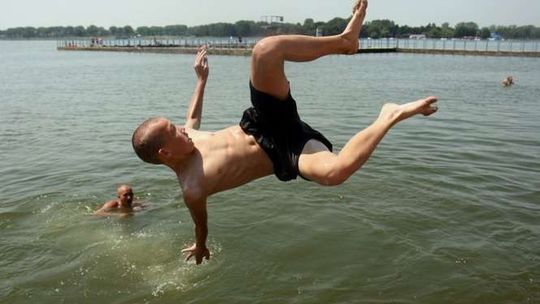 Nad Zalewem Zemborzyckim