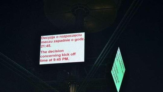 Ulewa w Warszawie przed meczem Polska - Anglia