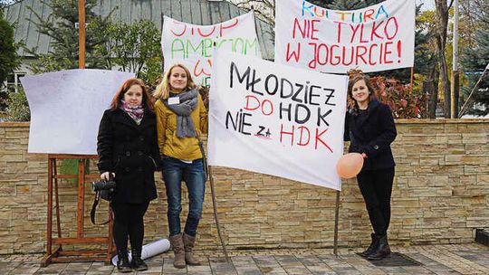 Hrubieszów: Pikieta przed Domem Kultury