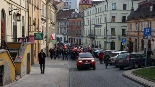 Święto Niepodległości - przemarsz kibiców Motoru Lublin