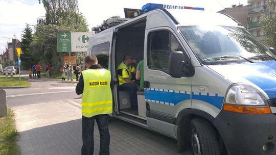 Ul. Diamentowa: Zderzenie autobusu i samochodów