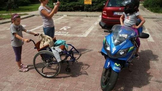 Lubelscy motocykliści w DSK z prezentami dla dzieci