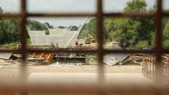 Budowa mostu na Wiśle w Kamieniu