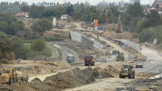 Al. Solidarności: Dwa wiadukty na ukończeniu