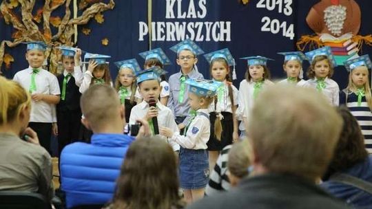 Ślubowanie uczniów pierwszych klas 