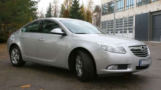 Nowe nieoznakowe radiowozy