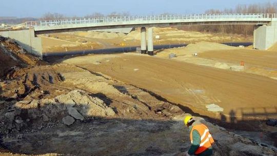 Prace wykończeniowe na wiaduktach obwodnicy 